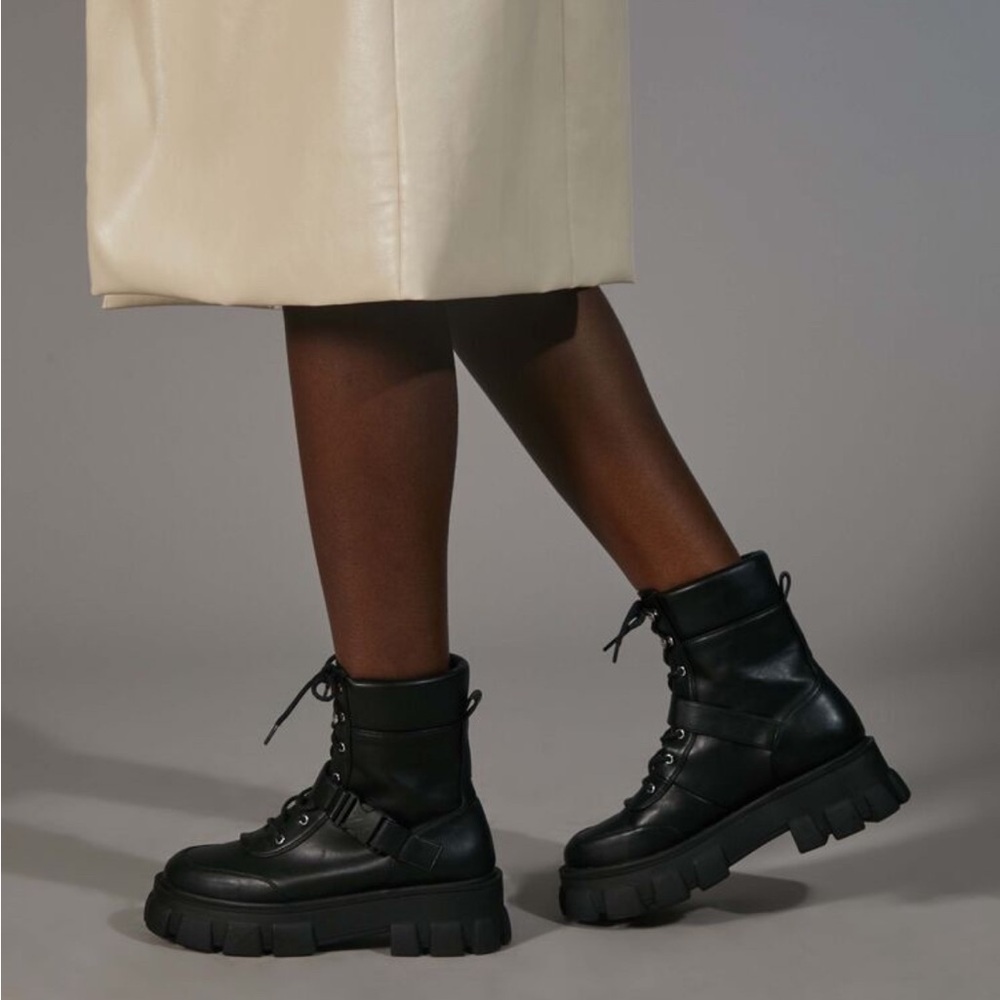 Combat buckle boots